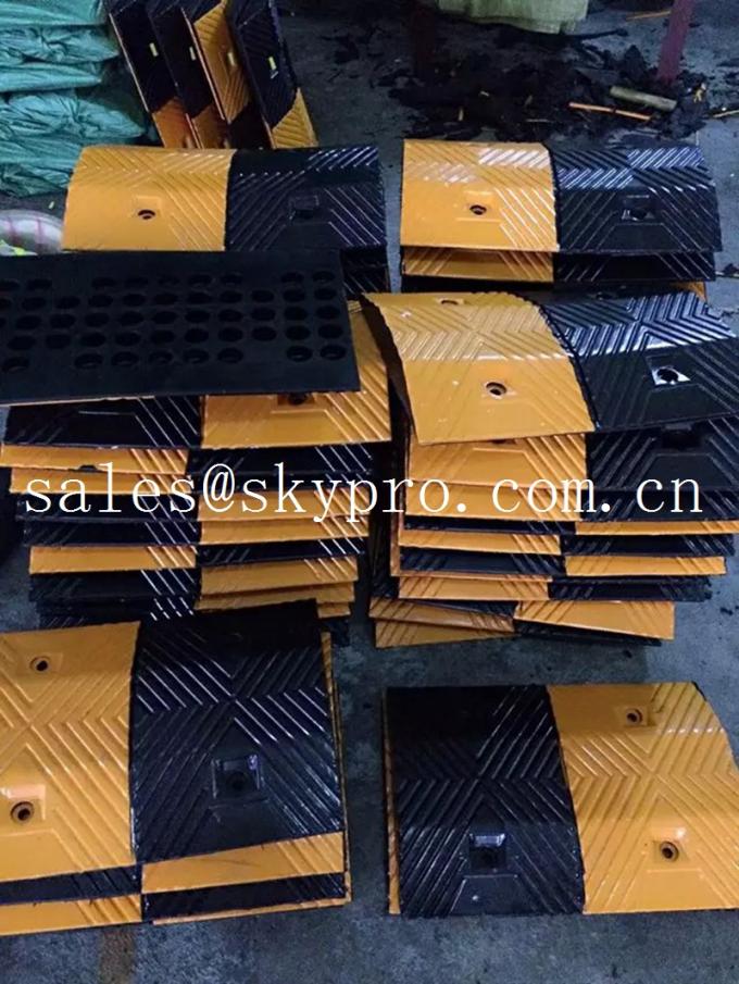 Reflective rubber speed hump Molded Rubber Products road speed ramp 0