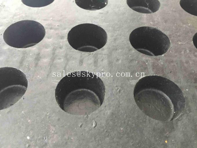 Triped High Reflective Molded Rubber Products Recyclable Rubber Speed Hump 0