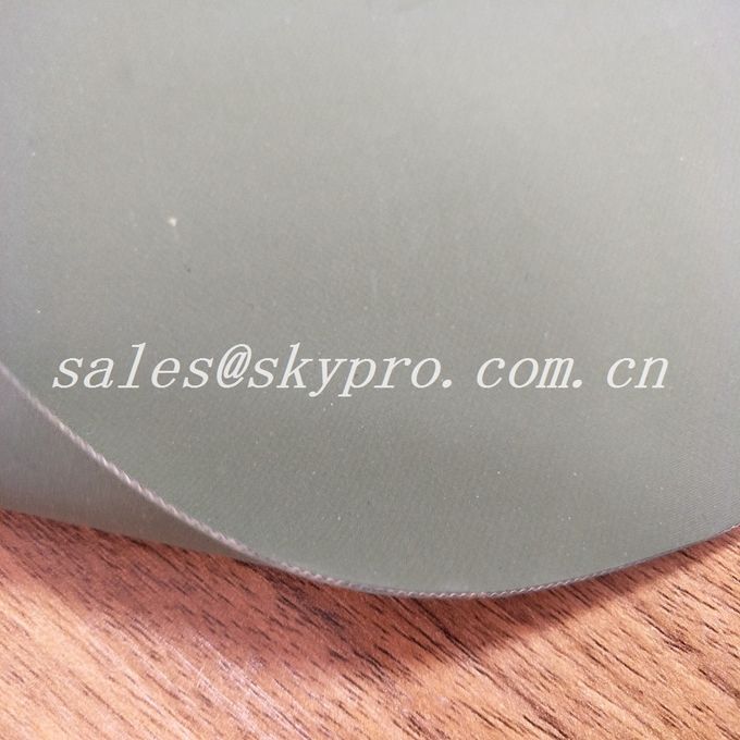 Custom Wear Resistant Hypalon Rubber Sheet Neoprene Fabric Roll , Hardness 68±5 0